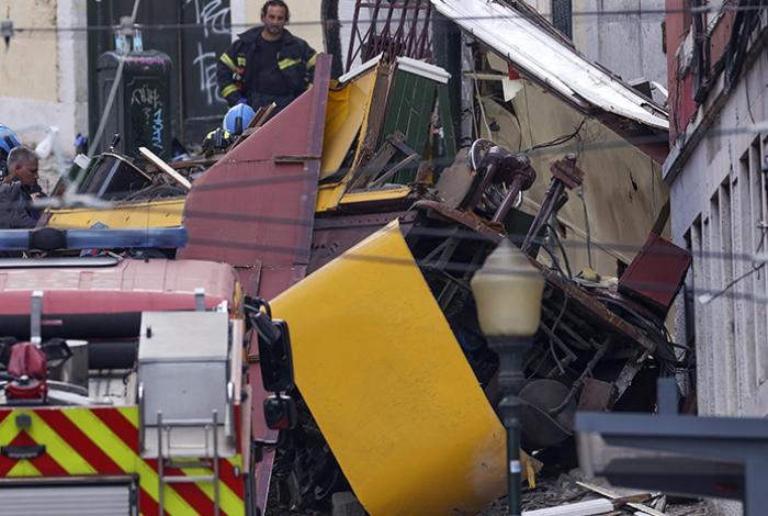 15 muertos y 18 heridos en el accidente de un funicular turístico en Lisboa