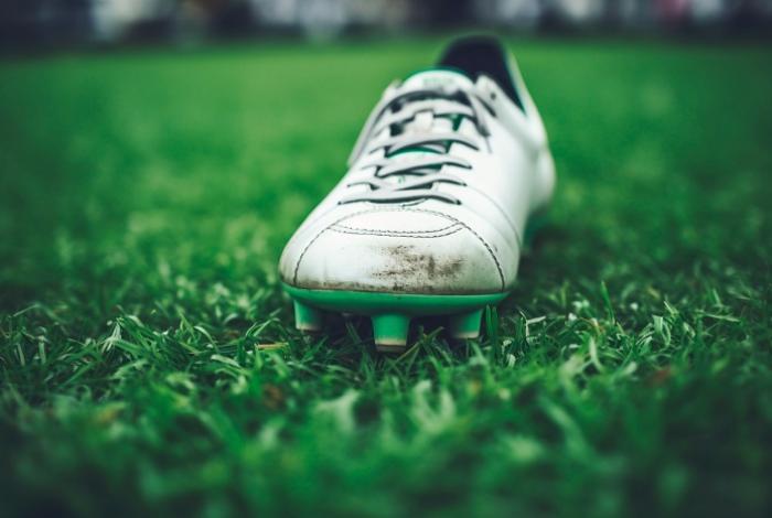5 trucos para limpiar tus tenis de fútbol después de jugar