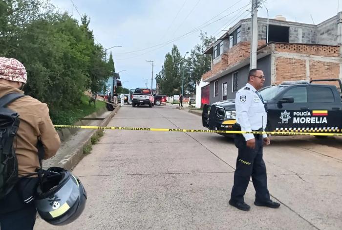 A balazos asesinan a un hombre de la tercera edad mientras conducía una motocicleta en Morelia