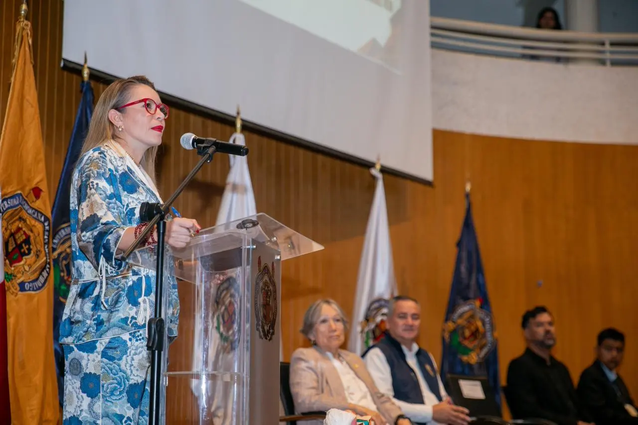 A COMPARTIR EL CONOCIMIENTO, LLAMA YARABÍ ÁVILA A ESTUDIANTES QUE PARTICIPAN EN EL VERANO NICOLAITA