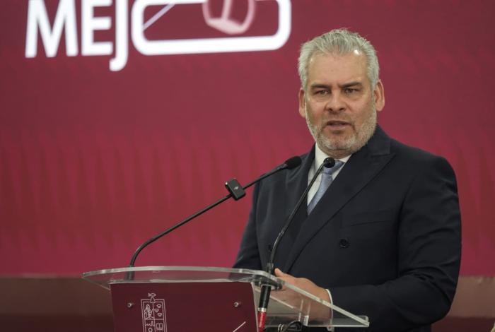 A debate, extinción de Policías Municipales: Bedolla