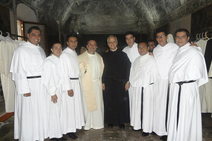 ¿A qué vino Robert Prevost, el nuevo papa, a Morelia? Ésta es la historia detrás de la foto en la Pinacoteca