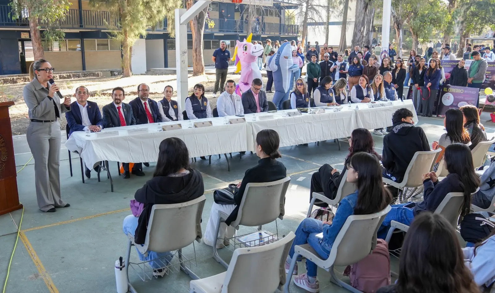 A tomar decisiones responsables y luchar contra la violencia, exhorta Yarabí Ávila a estudiantes de preparatoria