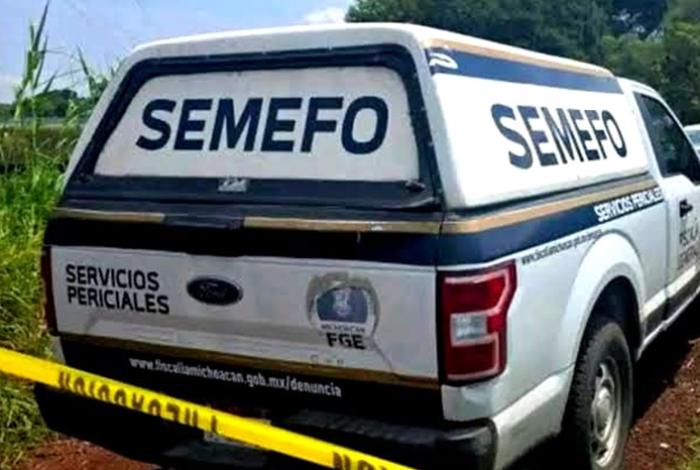 Abandonan cuerpo encobijado y amarrado en zona rural de Apatzingán