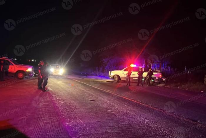 Abandonan vehículo tras enfr3nt4mi3nt0 en Apatzingán