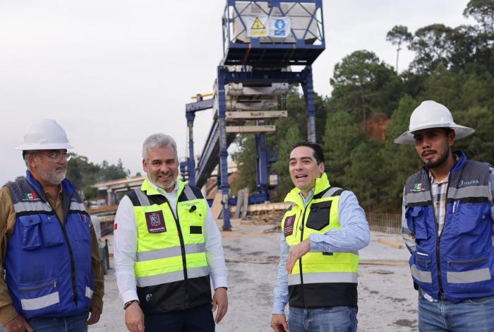 Abierta la circulación vehicular a 4 carriles del tramo carretero Pátzcuaro-Uruapan: Bedolla