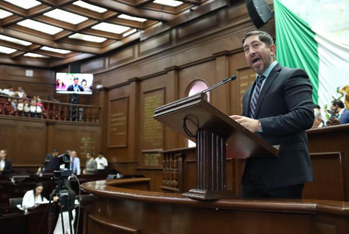 Abraham Espinoza presenta iniciativa para fortalecer atención de emergencias en Michoacán