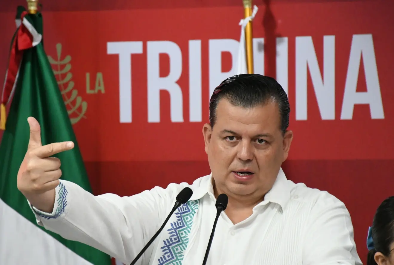 Acarreo y derroche descarado de recursos públicos en las movilizaciones de Morena: Memo Valencia