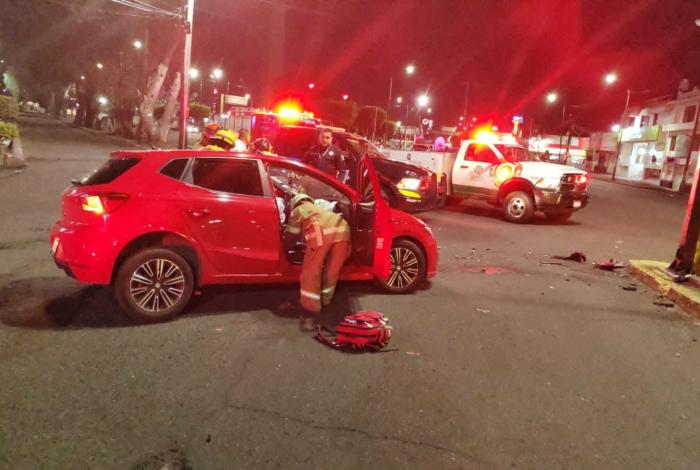 Accidente automovilístico deja un herido cerca del Obelisco a Lázaro Cárdenas, en Morelia
