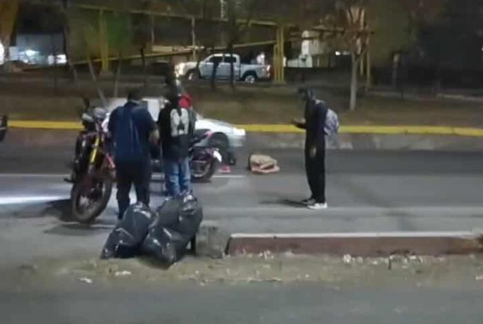 Accidente de motocicleta deja dos heridos en el Libramiento Nororiente de Morelia