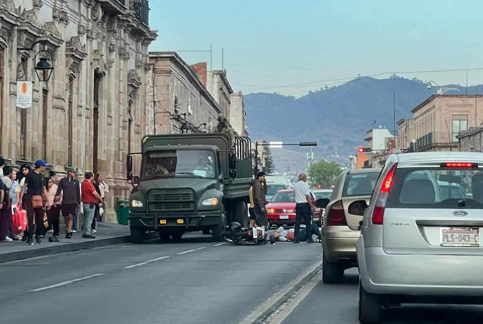 Accidente de motocicleta deja 3 heridos en el Centro Histórico de Morelia