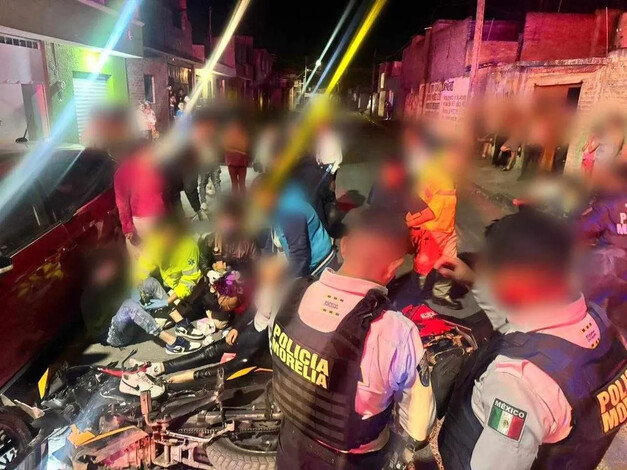 Accidente de motos deja 3 adolescentes heridos en El Realito, Morelia