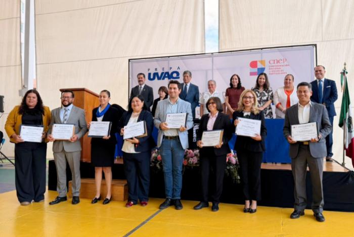 Acreditan a 8 preparatorias de la UVAQ; tendrán reconocimiento de calidad vigente hasta 2029