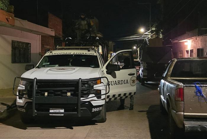 Acribillan a conducto de camioneta de carga, en la colonia El Arcoíris de Jacona