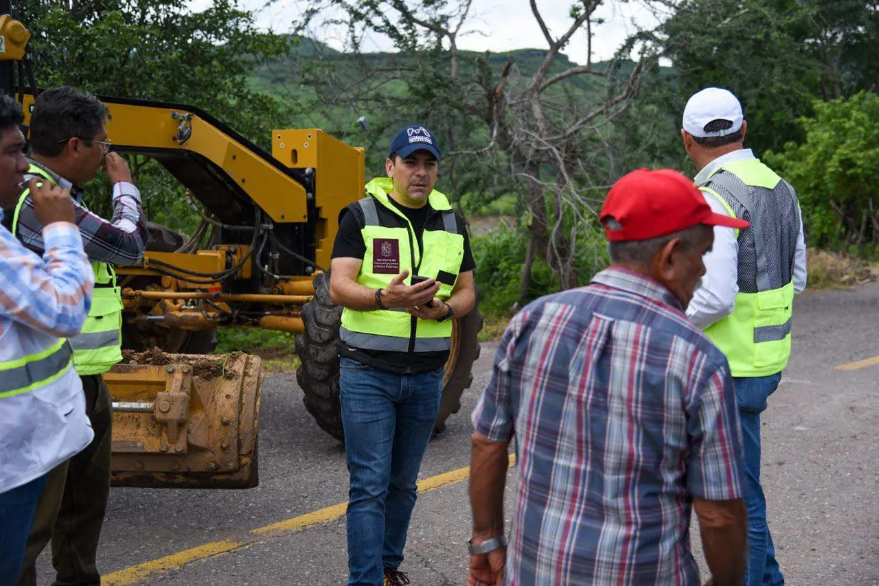 Activan línea para reportar deslaves en carreteras por lluvias