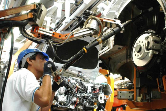 Actividad económica de México cayó 1.5 % interanual en abril
