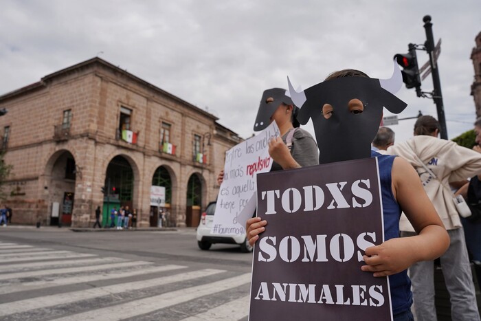  Activistas alzan la voz contra corridas de toros en el Día Internacional de los Animales