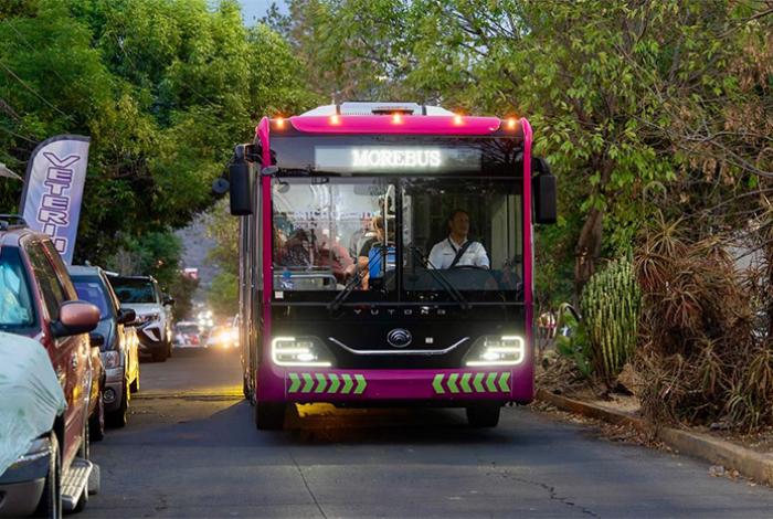 Acusan a servidora pública de Uruapan de operar contra el Morebús