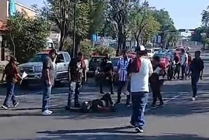 Adulta mayor es atropellada por motociclista frente al Palacio del Arte, Morelia