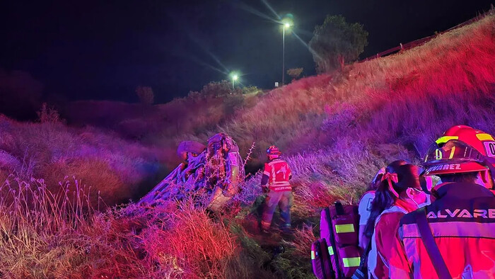  Adulta mayor queda herida tras caída de camioneta a barranco en la Morelia-Maravatío