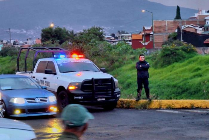 Adulto mayor es localizado sin vida debajo de puente vehicular, en Morelia
