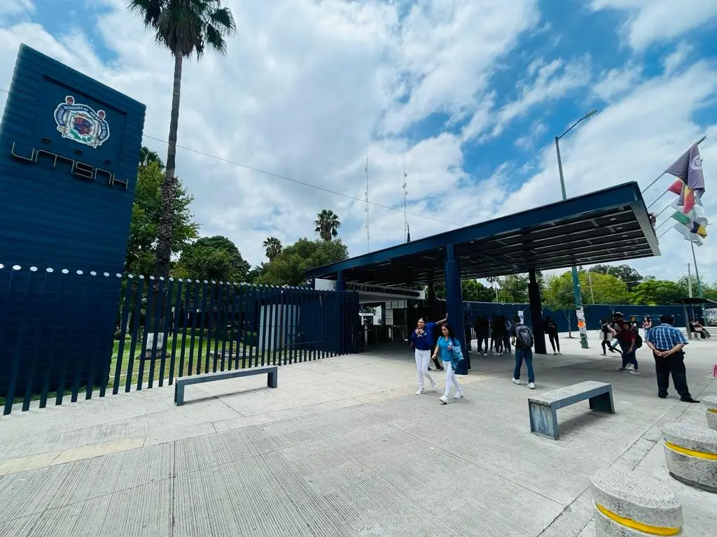 Afiliados al SPUM reciben pago de prestaciones derivadas de la cláusula 73 del CCT