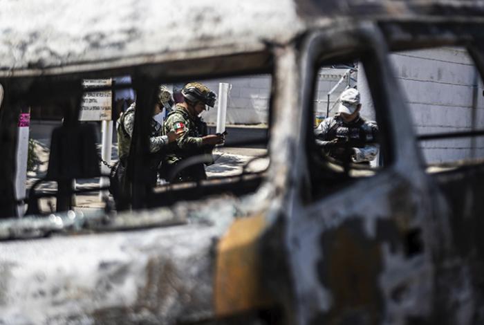 Al menos 200 tractocamiones fueron atacados tras operación contra El Mencho