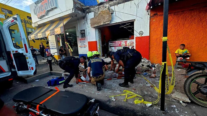 Albañil resulta herido al caer de un inmueble donde laboraba, en Zamora