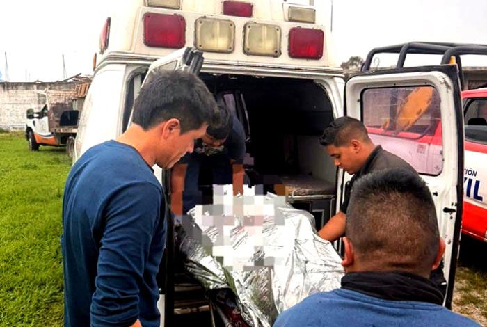 Albañil sufre descarga eléctrica y queda gravemente lesionado en Zitácuaro