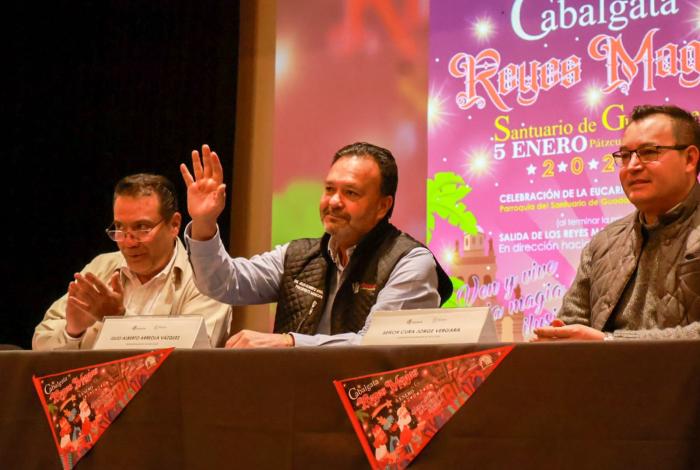 Alcalde Julio Arreola invita a vivir la Cabalgata de Reyes Magos en Pátzcuaro este 5 de enero