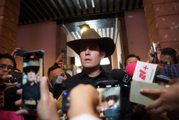 Alejandro Bautista arremete en redes contra familia del hom1cid4 de Carlos Manzo