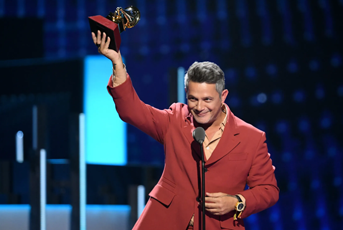 Alejandro Sanz da la sorpresa y gana el Latin Grammy a grabación del año