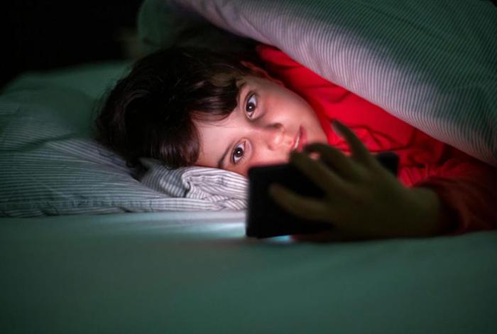 Alertan por aumento de amenazas sexuales en redes sociales; jóvenes son más vulnerables