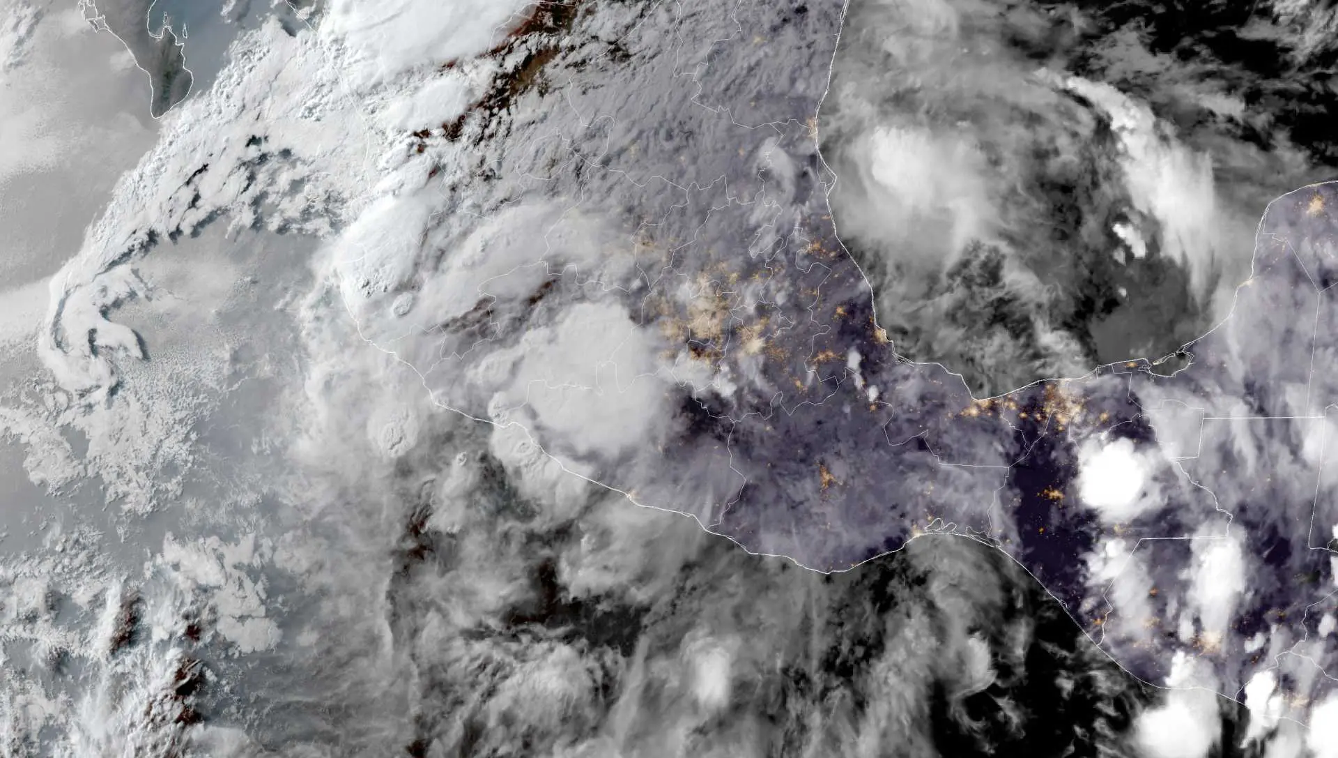 Alertan por posible formación del ciclón tropical Flossie en el Pacífico