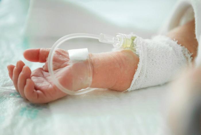 Alertan por sueroterapia: "Eso es charlatanería"