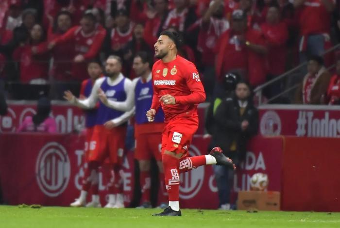 Alexis Vega, le da el bicampeonato a Toluca en dramática serie de penales