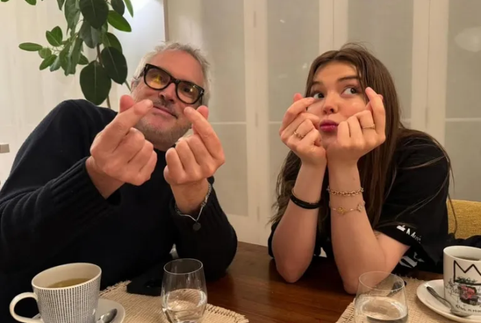 Alfonso Cuarón criticado por apoyo a su hija para abrir show de Dua Lipa en México