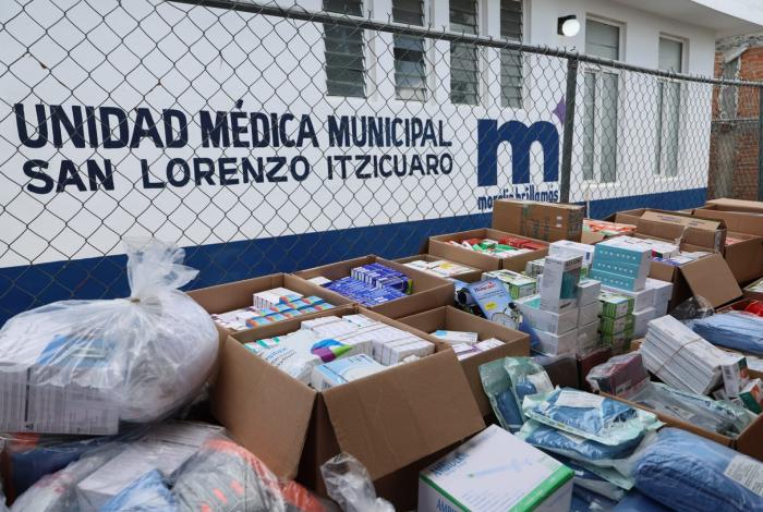 Alfonso Martínez entrega medicamentos a clínicas municipales