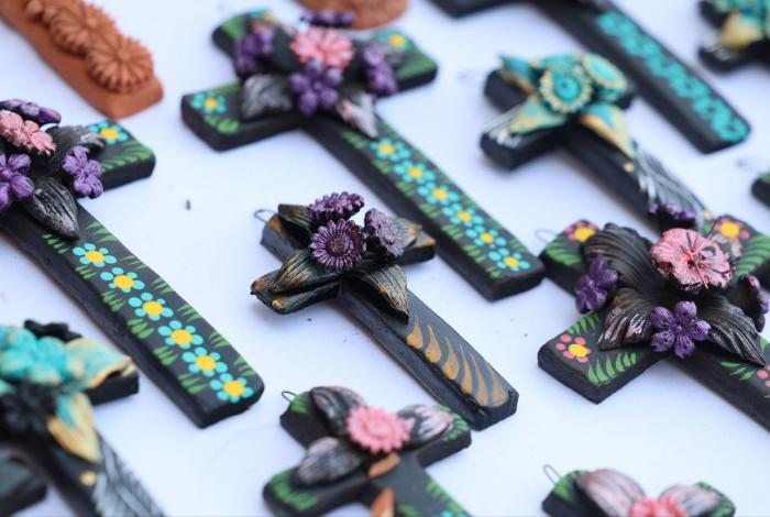 Alfonso Martínez invita a disfrutar del talento artesanal en la 6ª Expo Cruz de Barro