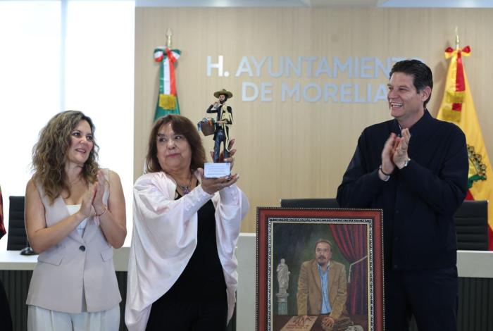  Alfonso Martínez reconoce el legado del primer actor Manuel Guízar