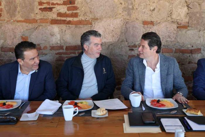 Alfonso Martínez refrenda respaldo al turismo ante Consejo Nacional Empresarial