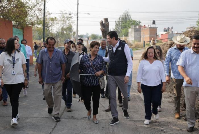Alfonso Martínez supervisa trabajos de desazolve en dren Arroyo de Tierras