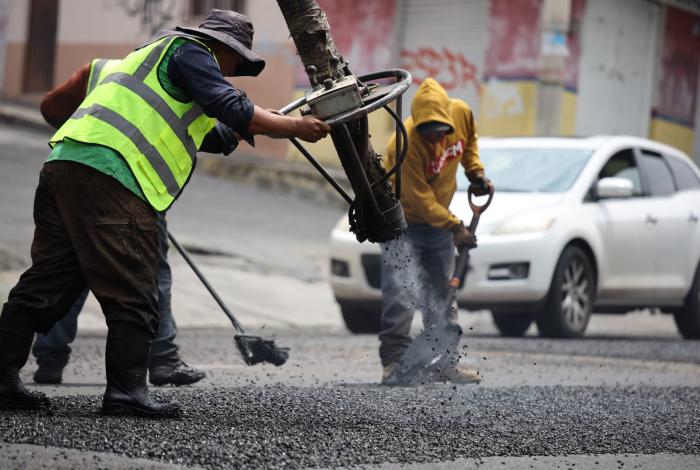 Alrededor de cinco mil baches por semana repara Morelia en temporada de lluvias