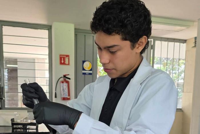 Alumno del Cecytem representará a México en Olimpiada Iberoamericana de Química