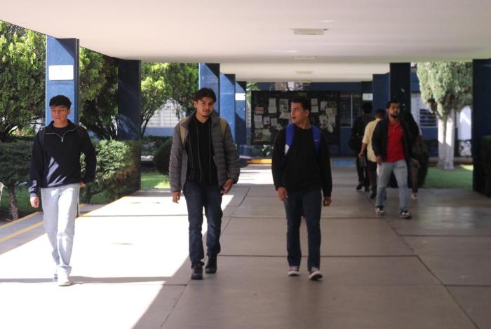 Alumnos nicolaitas podrán hacer trámitesen línea durante el asueto
