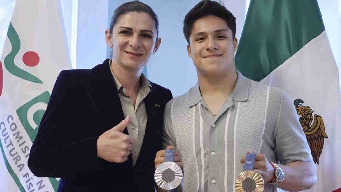  Ana Guevara propone aumento de becas para medallistas olímpicos