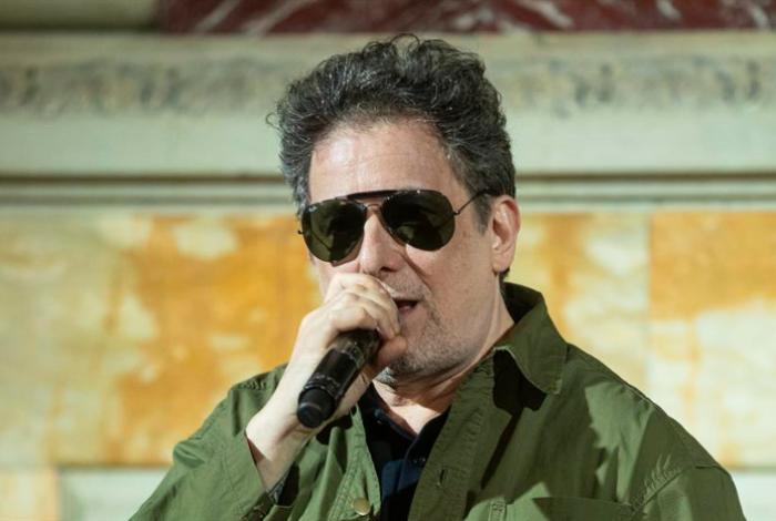 Andrés Calamaro anuncia regreso a México con su gira internacional 'Calamaro Como Cantor'