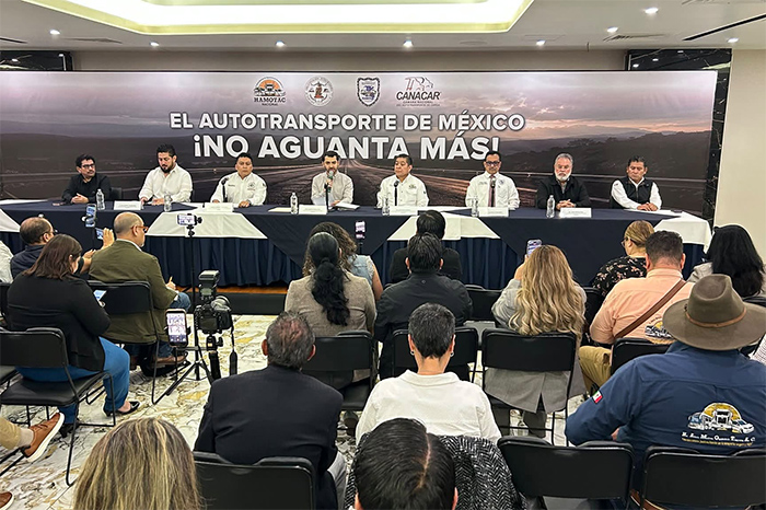 Anuncian paro nacional indefinido de transportistas a partir del próximo lunes