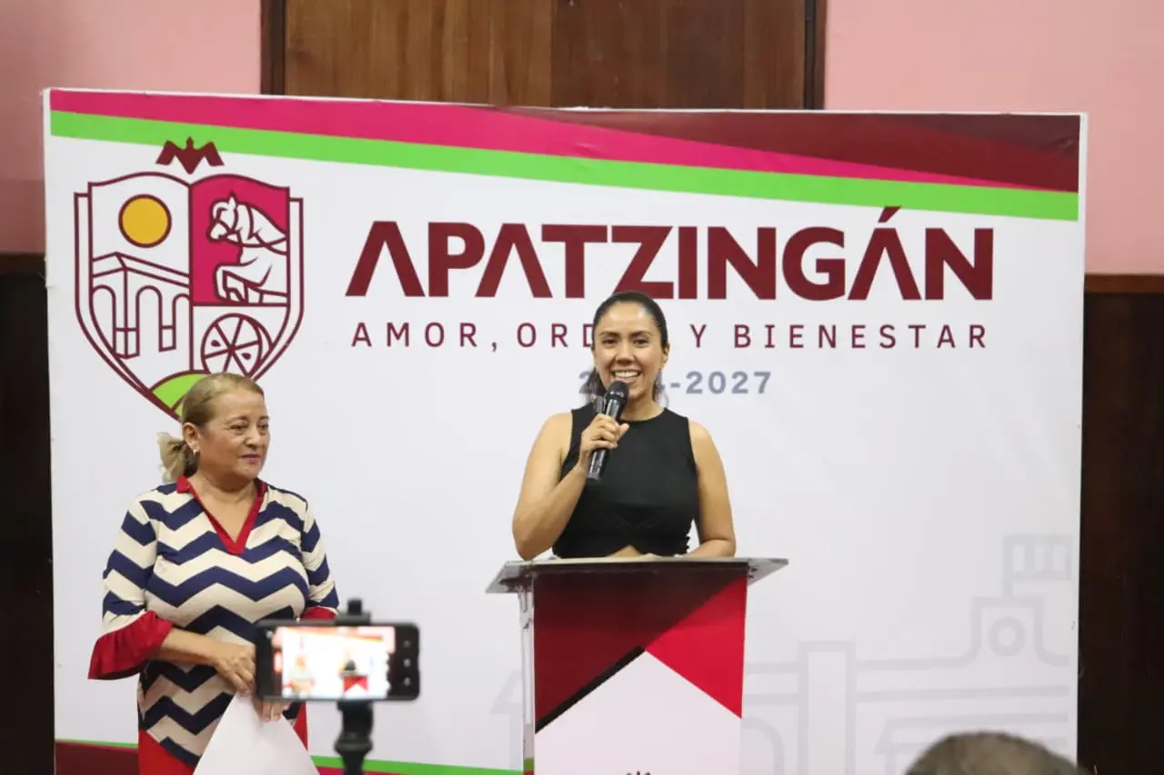 Apatzingán impulsa la lectura con descuentos especiales en la Gran Venta de Libros