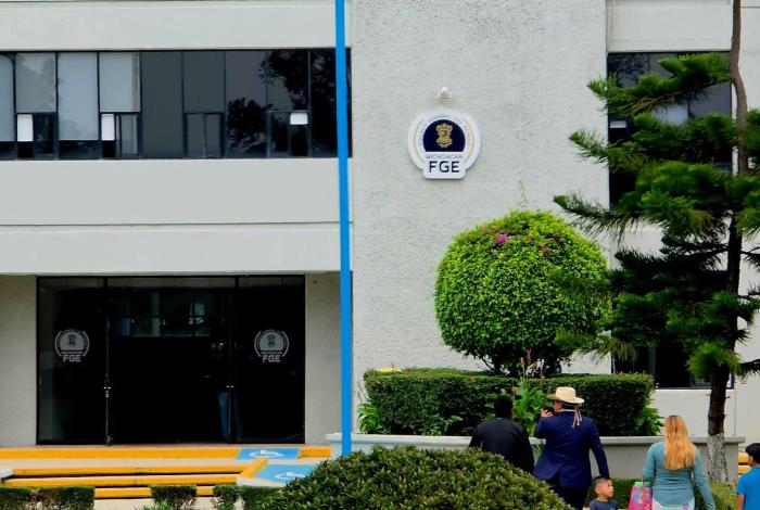 Aperciben a funcionario del Ayuntamiento Uruapan; deberá comparecer este martes ante la FGE por la entrega de celulares de Carlos Manzo